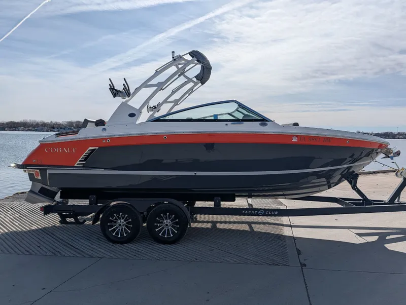 Slide: The Image of Cobalt R4 Surf 2023 - 6