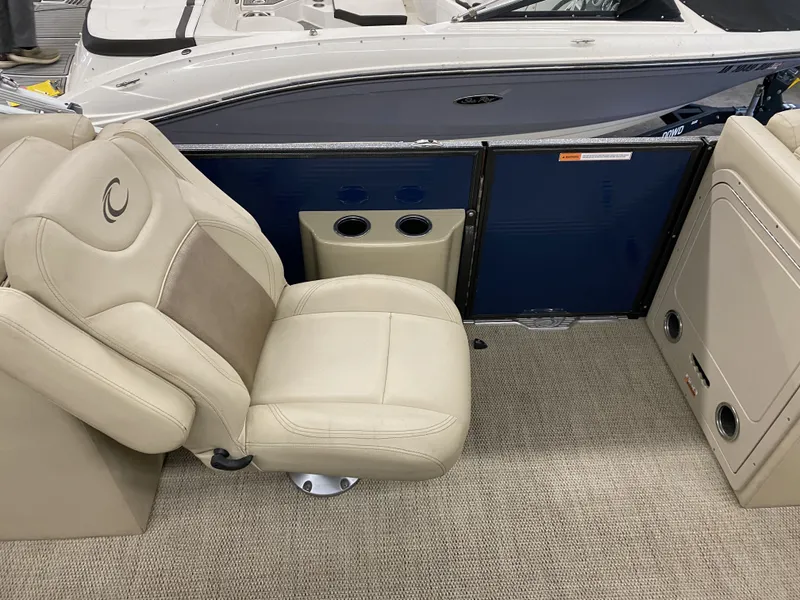 Slide: The Image of Crest CLASSIC LX 240 SLC 2021 - 15