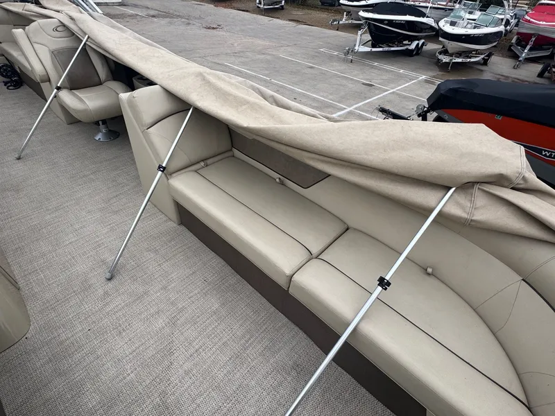 Slide: The Image of Crest CLASSIC LX 240 SLC 2021 - 6