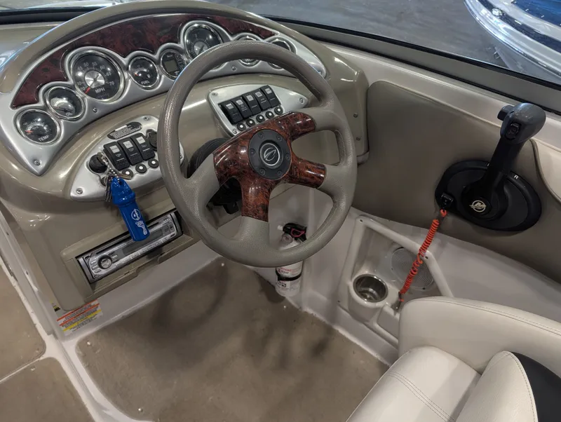 Slide: The Image of Crownline Boats 262EX 2009 - 10