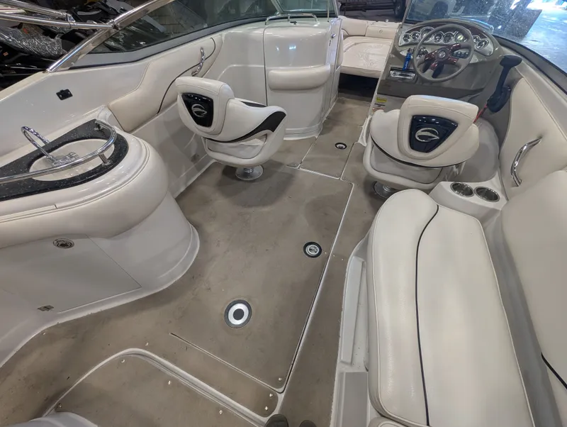 Slide: The Image of Crownline Boats 262EX 2009 - 15