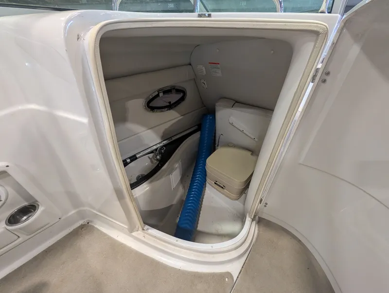 Slide: The Image of Crownline Boats 262EX 2009 - 16