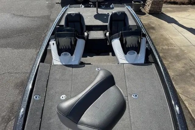 Slide: The Image of 2022 Phoenix 721 ProXP boat interior with dual seats and spacious deck. - 8