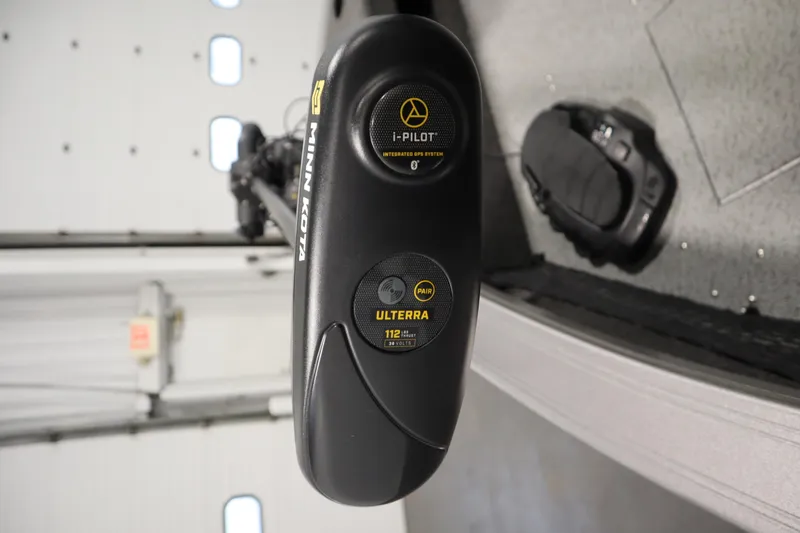 Slide: The Image of Minn Kota i-Pilot Ulterra motor on 2024 Crestliner 1950 Fish Hawk WT boat. - 12