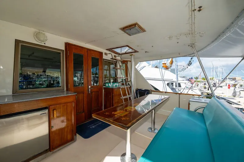 Slide: The Image of Hatteras 58 Yacht Fish 1979 - 10