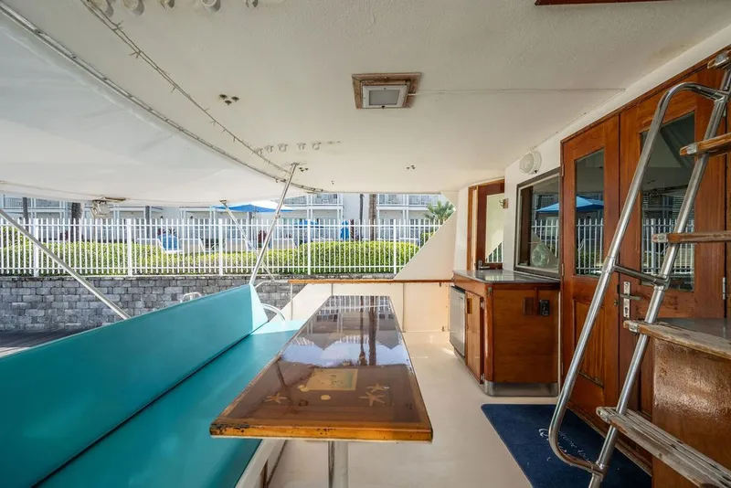 Slide: The Image of Hatteras 58 Yacht Fish 1979 - 12