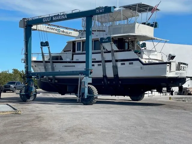 Slide: The Image of Hatteras 58 Yacht Fish 1979 - 3