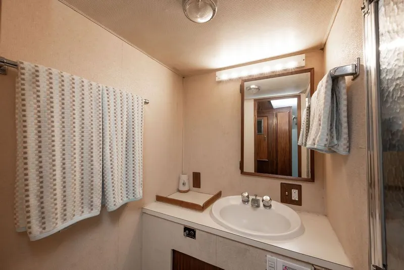 Slide: The Image of Hatteras 58 Yacht Fish 1979 - 33