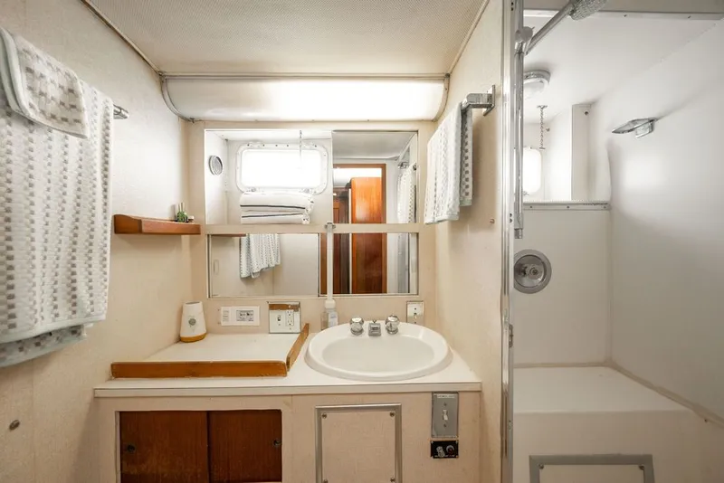 Slide: The Image of Hatteras 58 Yacht Fish 1979 - 40