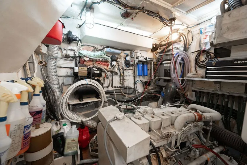 Slide: The Image of Hatteras 58 Yacht Fish 1979 - 44