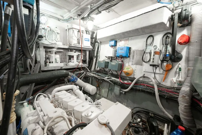 Slide: The Image of Hatteras 58 Yacht Fish 1979 - 45