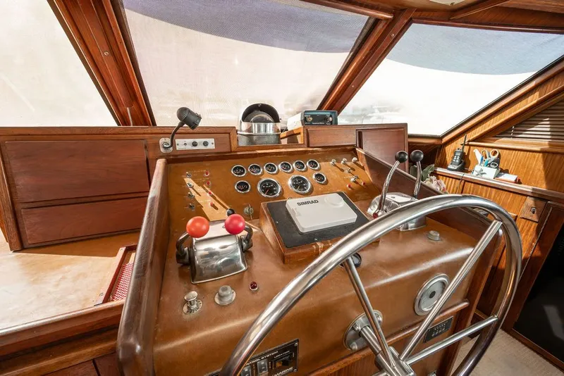 Slide: The Image of Hatteras 58 Yacht Fish 1979 - 53