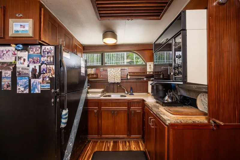 Slide: The Image of Hatteras 58 Yacht Fish 1979 - 55