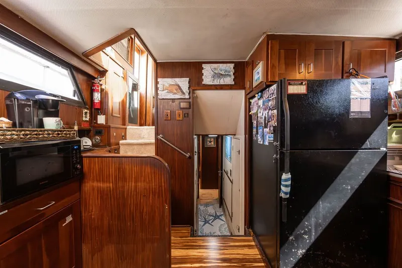 Slide: The Image of Hatteras 58 Yacht Fish 1979 - 59