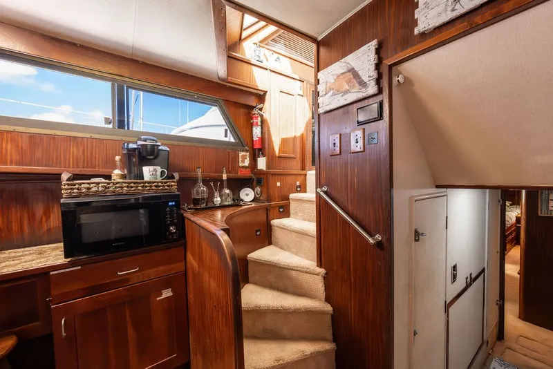 Slide: The Image of Hatteras 58 Yacht Fish 1979 - 60