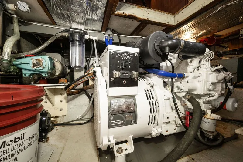 Slide: The Image of Hatteras 58 Yacht Fish 1979 - 64