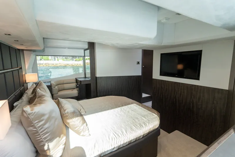 Slide: The Image of Galeon 47 Sky 2023 - 22
