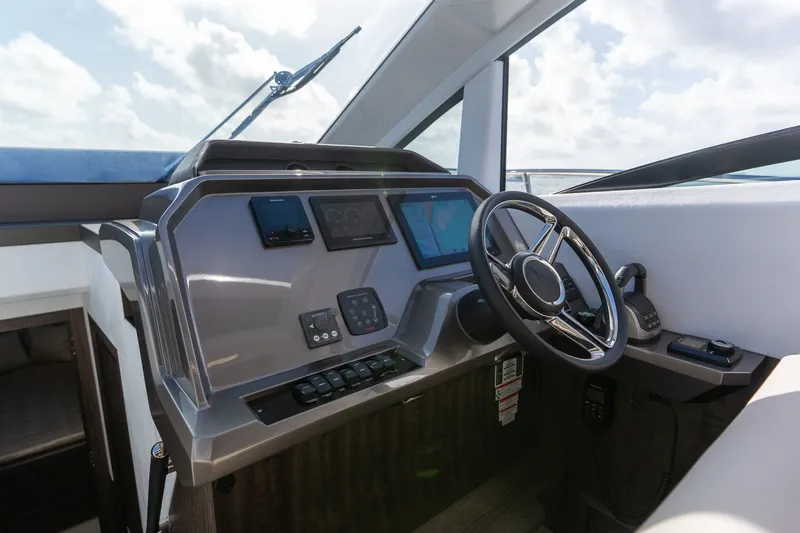 Slide: The Image of Galeon 47 Sky 2023 - 30