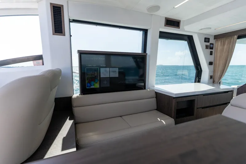 Slide: The Image of Galeon 47 Sky 2023 - 38