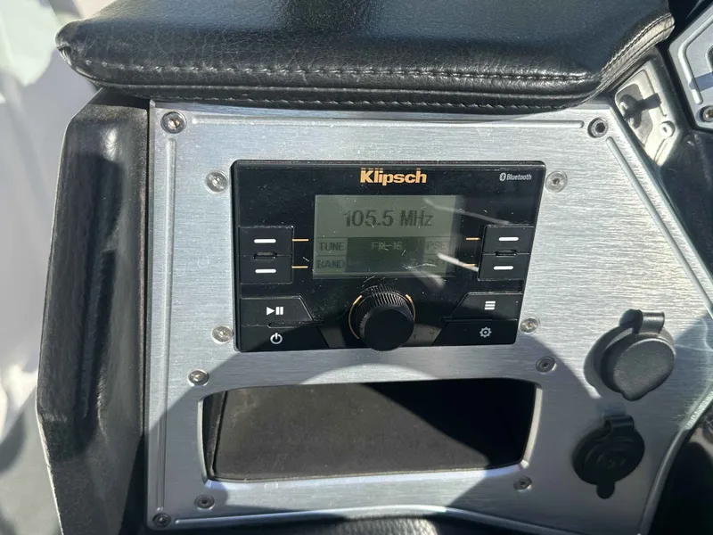 Slide: The Image of MasterCraft NXT22 2018 - 15