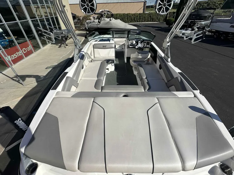 Slide: The Image of MasterCraft NXT22 2018 - 9