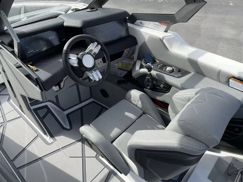 Slide: The Image of Nautique Paragon 25 2026 - 26