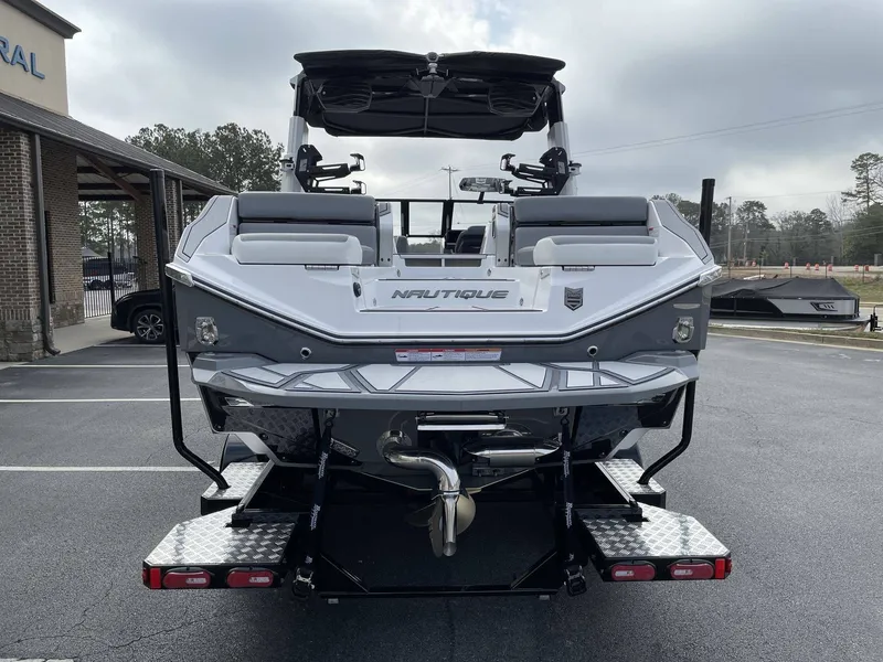 Slide: The Image of Nautique Paragon 25 2026 - 33