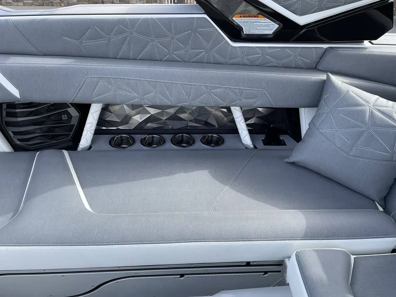 Slide: The Image of Nautique Paragon 25 2026 - 35