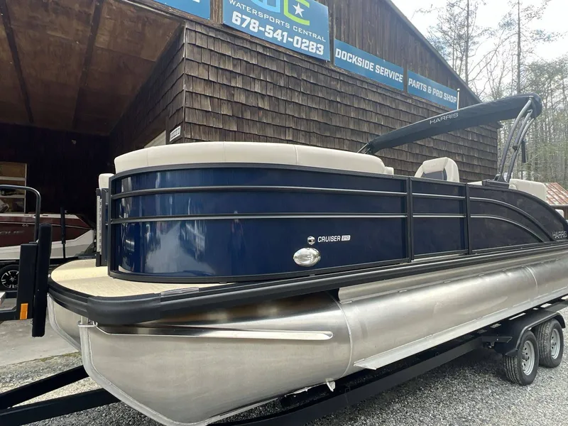 Slide: The Image of Harris Cruiser 210 2026 - 6