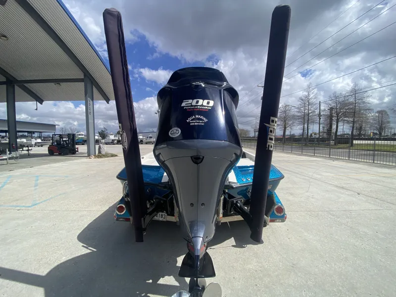 Slide: The Image of 2013 Ranger Z518i Intercoastal with 200 HP motor, rear view. - 15