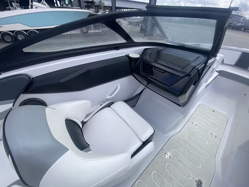 Slide: The Image of Scarab 215 G 2018 - 11