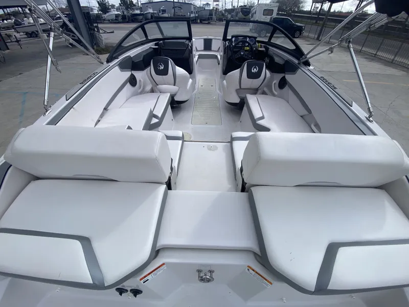 Slide: The Image of Scarab 215 G 2018 - 19