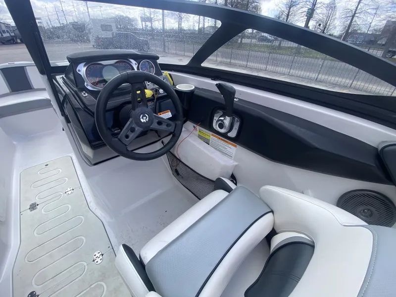 Slide: The Image of Scarab 215 G 2018 - 21