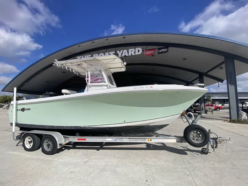 Slide: The Image of Sailfish 2360 CC 2006 - 10