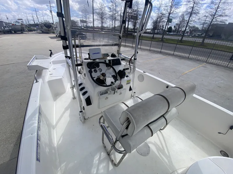 Slide: The Image of Sailfish 2360 CC 2006 - 22