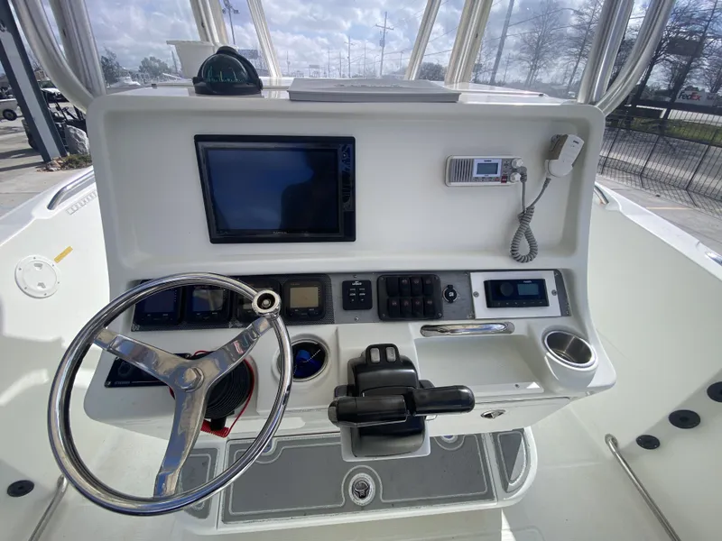 Slide: The Image of Sailfish 2360 CC 2006 - 4