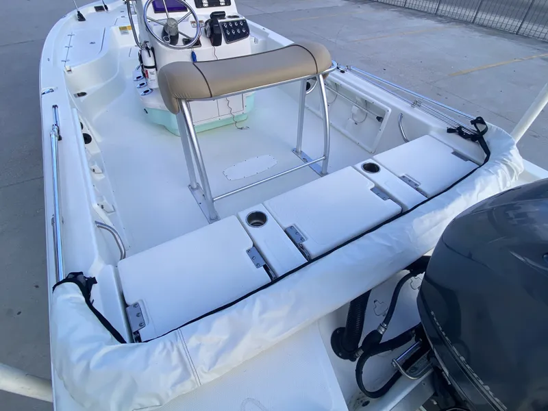 Slide: The Image of NauticStar 215 XTS 2018 - 11