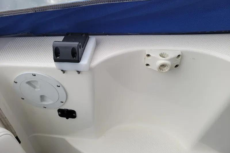Slide: The Image of 2004 Bayliner 285 boat stereo system with Bluetooth and USB connectivity. - 29