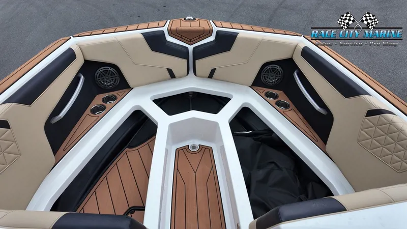 Slide: The Image of Nautique GS24 2025 - 38