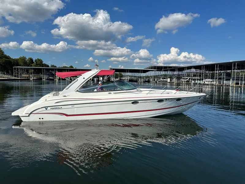 The Image of Formula 370 Super Sport 2006 - 1