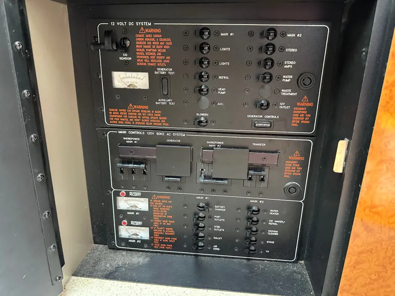 Slide: The Image of Formula 370 Super Sport 2006 - 27