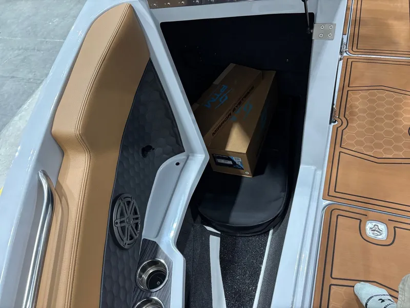 Slide: The Image of Cobalt R4 Surf 2026 - 17