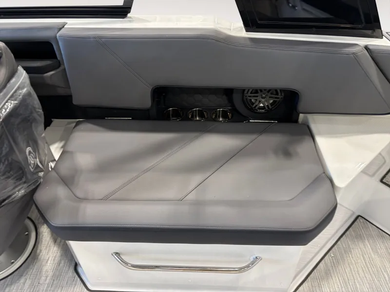 Slide: The Image of Colbalt R6 Surf 2026 - 15