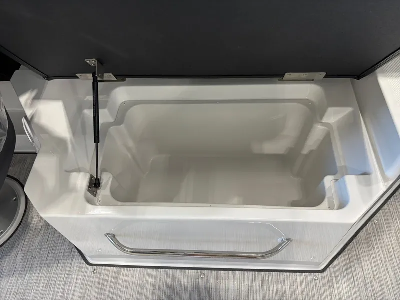 Slide: The Image of Colbalt R6 Surf 2026 - 21