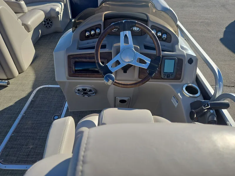 Slide: The Image of Cockpit of a 2015 Bennington 2250 GSR pontoon boat. - 22