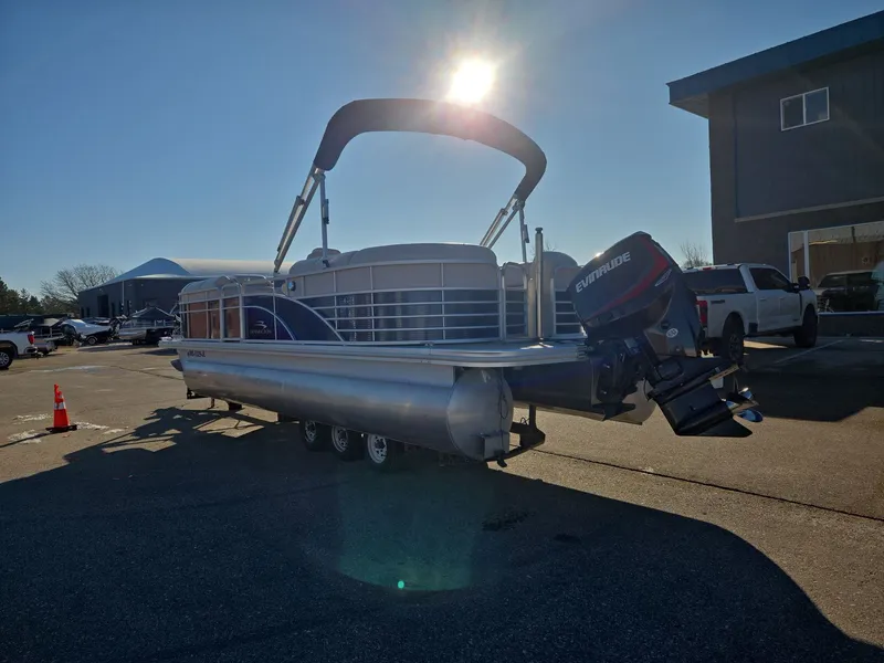 Slide: The Image of 2015 Bennington 2250 GSR pontoon boat outdoors in sunlight. - 8