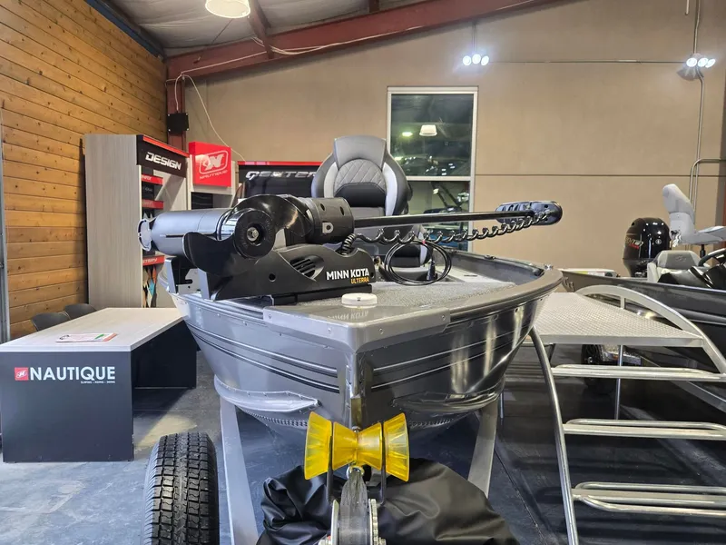 Slide: The Image of G3 AV 178 C boat from 2026 in a showroom. - 3