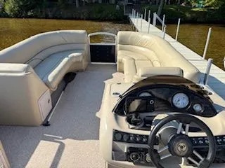 Slide: The Image of Harris 20' Sunliner 2011 - 10