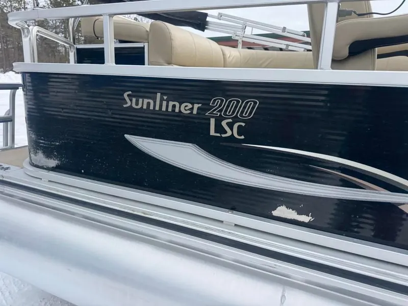 Slide: The Image of Harris 20' Sunliner 2011 - 18