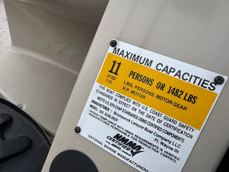 Slide: The Image of Harris 20' Sunliner 2011 - 19